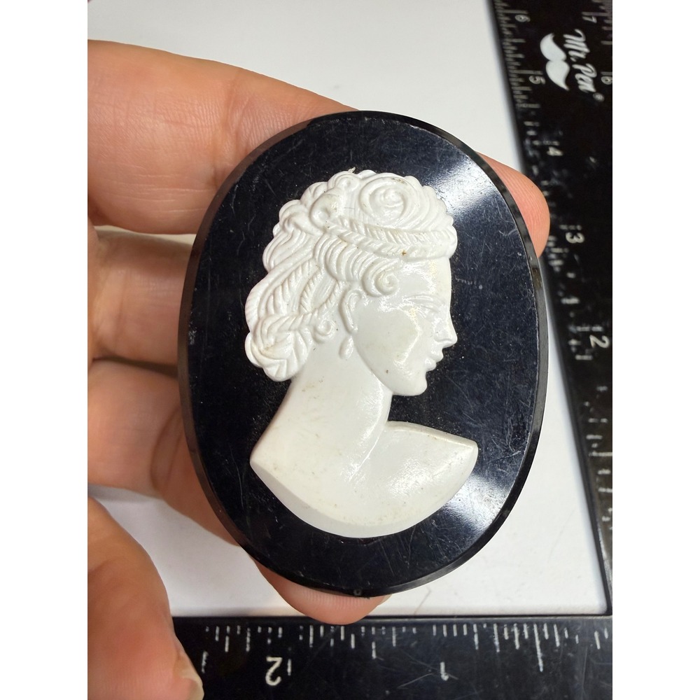 Black and White Cameo Brooch Oval Profile Pin Jewelry Accessory